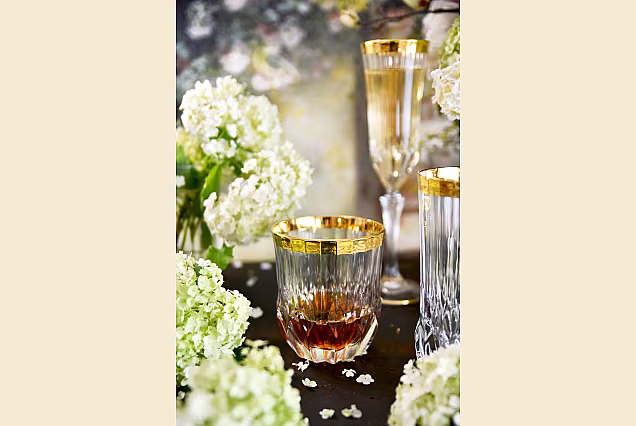 Eleganckie szklanki do whisky zdobione złotem-IRYS